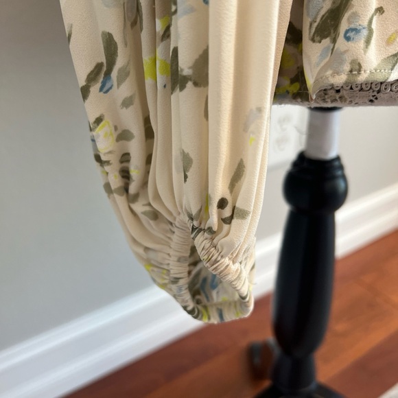 White House Black Market Pleated Tie Neck blouse size XXS - Picture 10 of 13